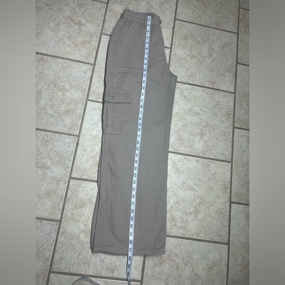 SHEIN PETITE High Waist Flap Pocket
Cargo Jeans
Color: Grey - Picture 11 of 11